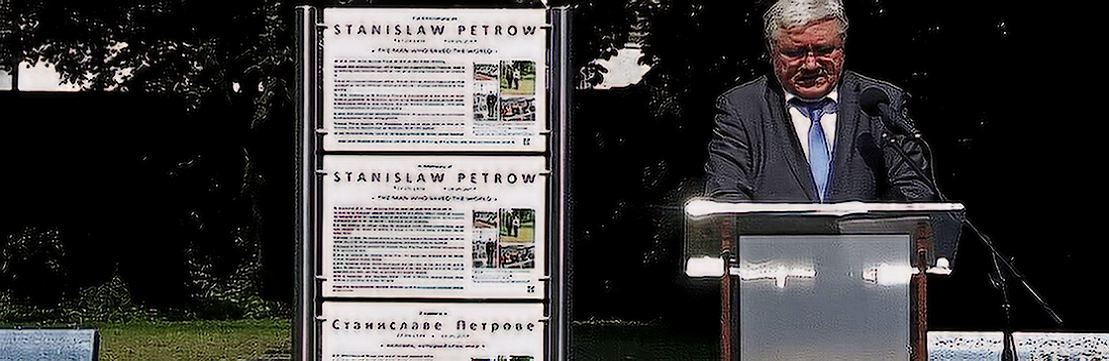 Stanislaw Petrow in Oberhausen – Ausgerechnet im Ruhrpott steht seit fünf Jahren das weltweit erste Denkmal für den „Man who saved the world“